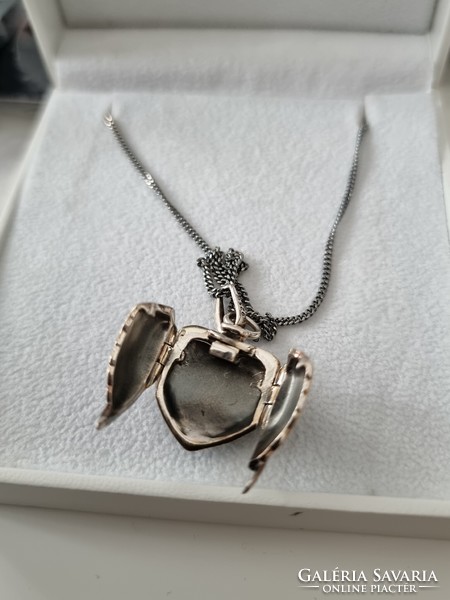 Silver necklace with pendant (image permanent)