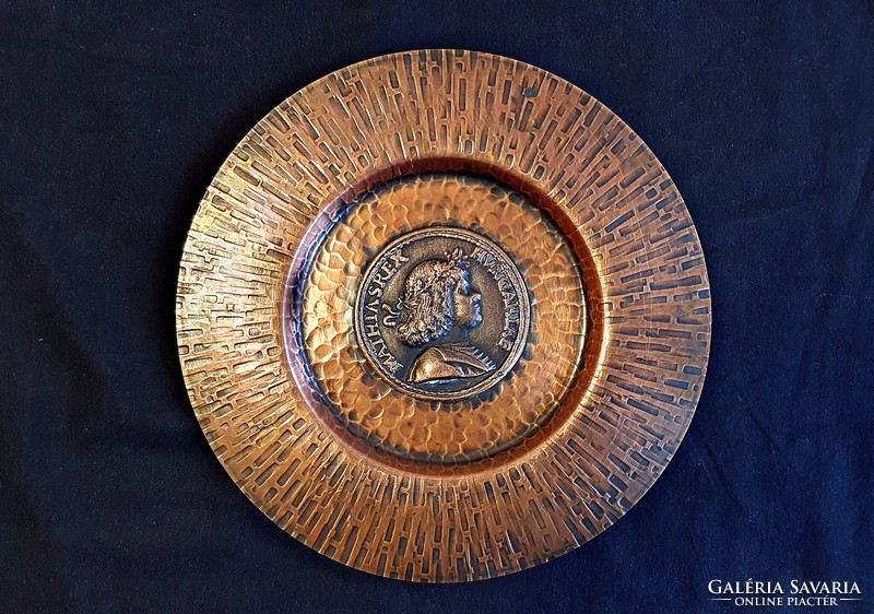 Industrial art, retro copper wall plate. With a diameter of 23 cm. With a portrait of King Matthias.