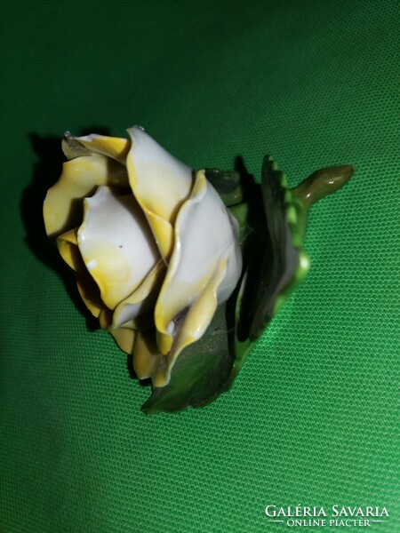 Gyönyörű HERENDI virág, porcelán sárga rózsa figura 7 X 6 cm a képek szerinti állapotban