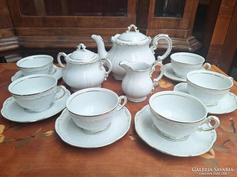 Gold feathered, stafìr-patterned zsolnay tea set