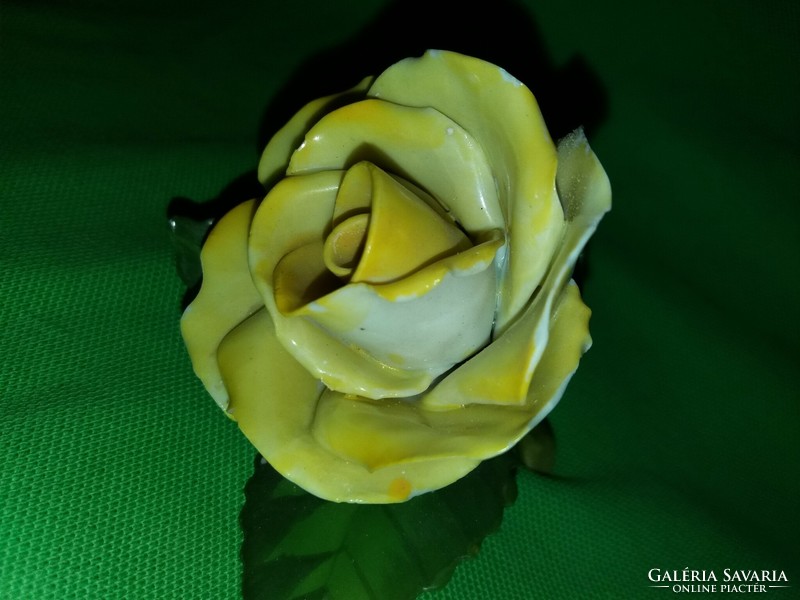 Beautiful Herend flower, porcelain yellow rose figure 7 x 6 cm in the condition shown in the pictures