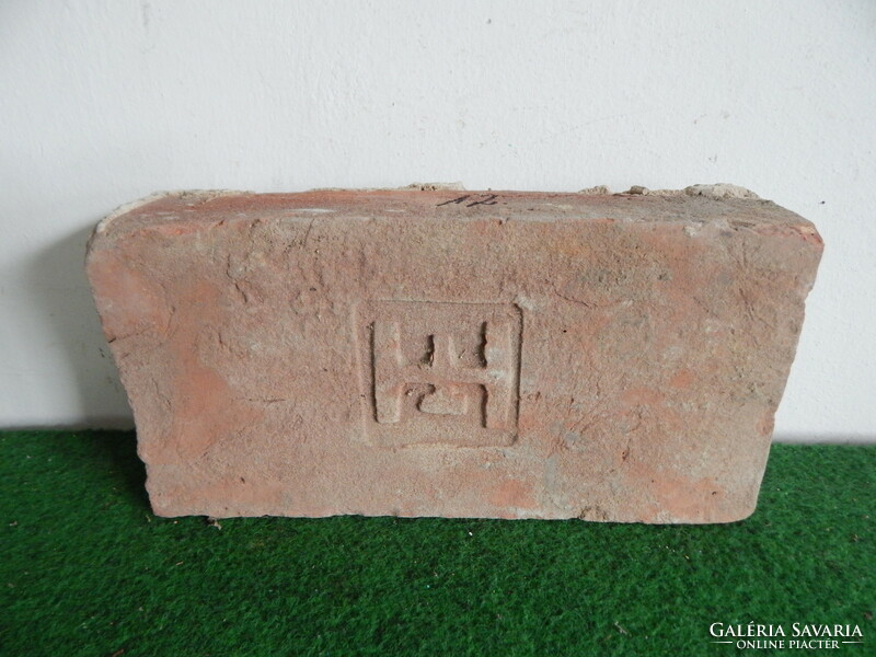 Antique bricks with Hungarian crown and monogram, no. 12