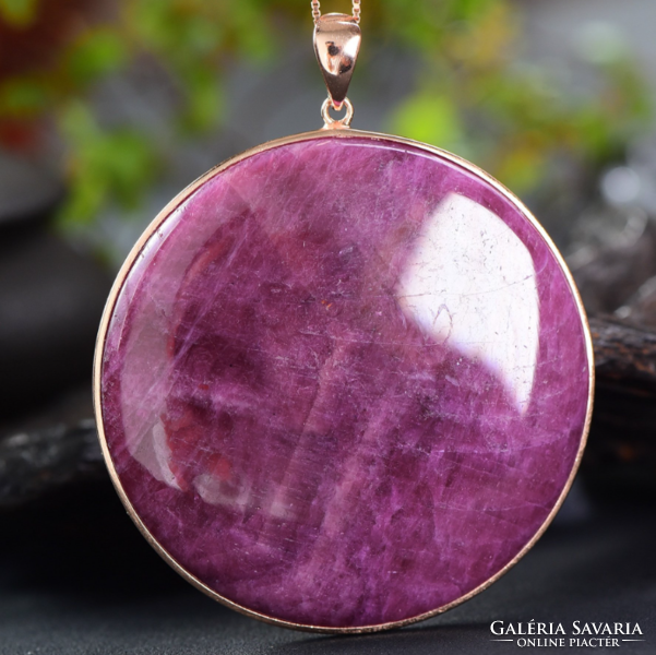 Giant ruby pendant with necklace - 43,903 grams