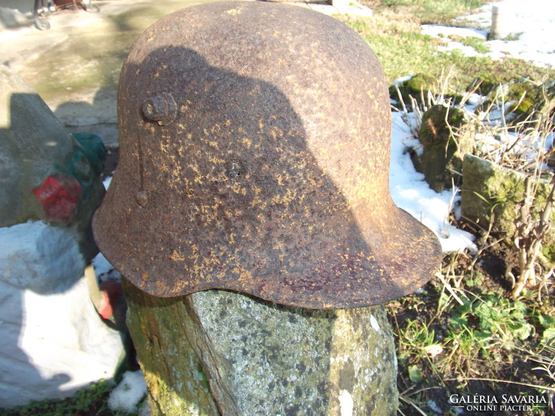 1 World War German m. 17. Helmet in original found condition.