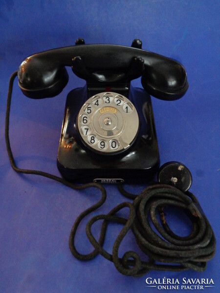 Hungarian Royal Post dial telephone
