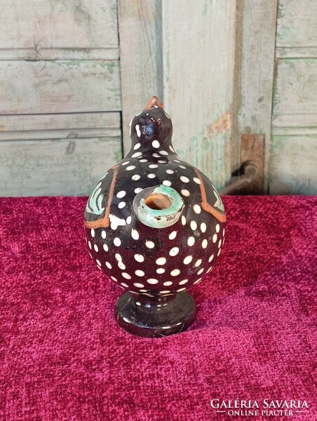 A vase of a dotted hen with a Kántor karacag mark