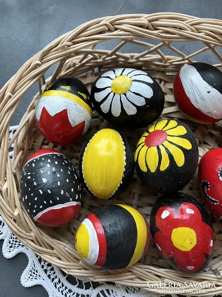 A basket of colorful male eggs