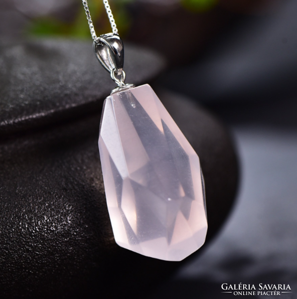 Rose quartz pendant with necklace - high quality piece - 11.3 g