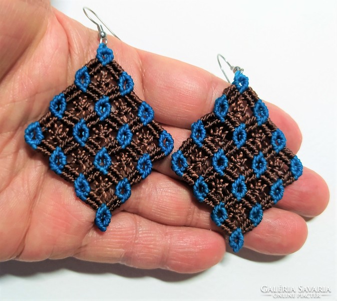 Brown-royal blue macrame earrings
