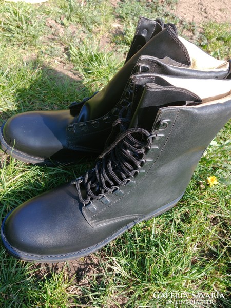 Leather boots size 47