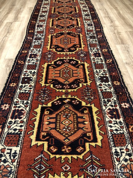 MESHKIN - IRÁNI kézi csomózású gyapjú PERZSA futó szőnyeg, 105 x 488 cm
