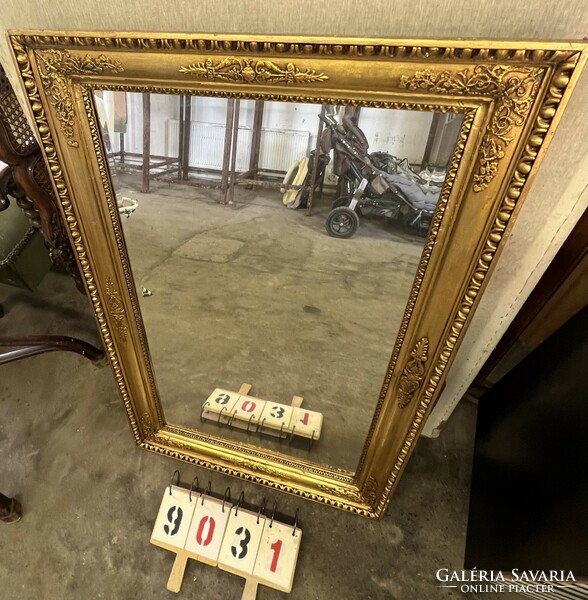 Biedermeier mirror with ox-eye frame, 124 x 78 cm. 9031