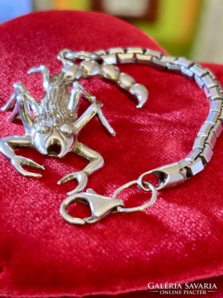 Silver scorpion keychain