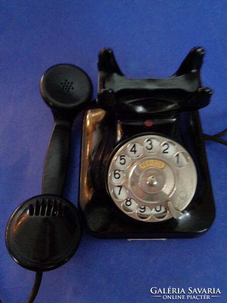 Hungarian Royal Post dial telephone