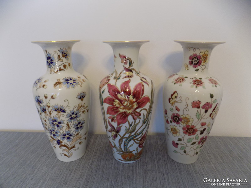 The popular 3 Zsolnay vases in one!