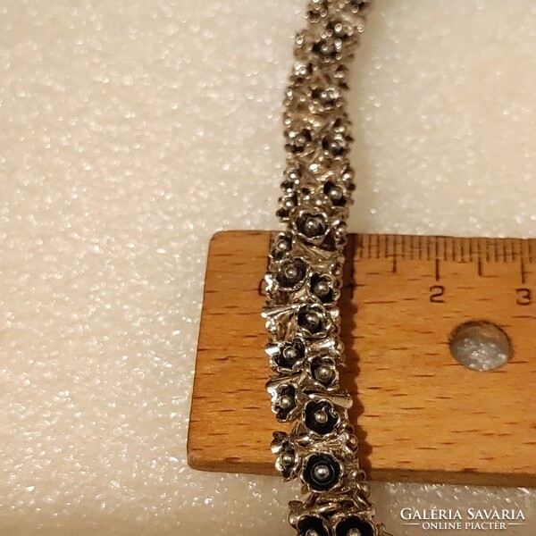 New! Beautiful silver-plated rose bud cylinder chain