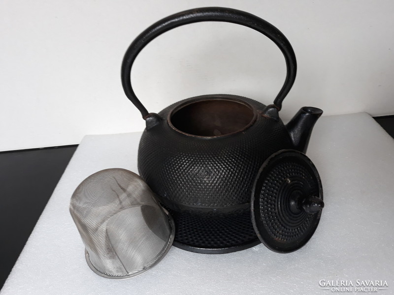 Jelzett vintage japán öntöttvas teáskanna alátéttel teaszertartáshoz
