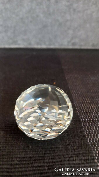 Vintage swarovski crystal society scs crystal paperweight, height: 3.5 cm, diameter: 4 cm.