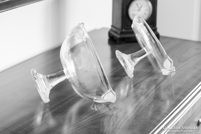 A charmingly elegant, beautifully shiny serving bowl with a base