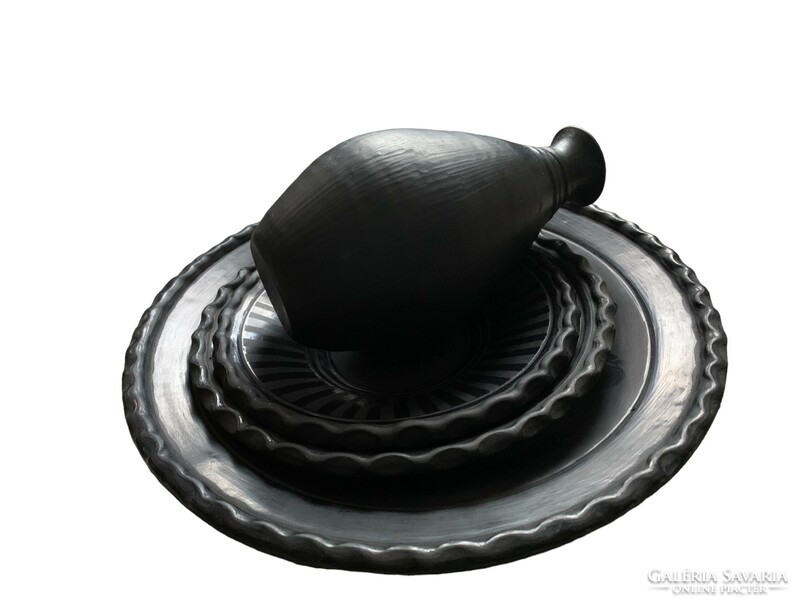 Retro Karcagi black ceramics, 3 wall plates and 1 vase, 34.5 cm. The biggest plate