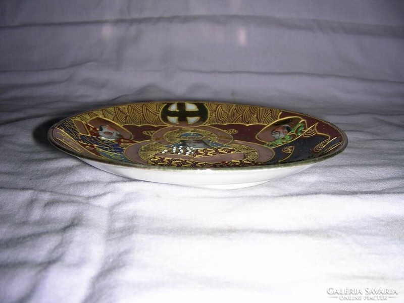 Japanese eggshell-marked richly gilded decorative plate