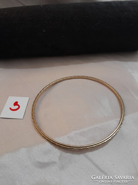 Copper vintage bracelet. 6.5 X 0.3 cm.
