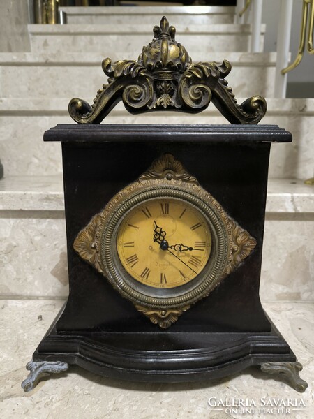 Antique-style table clock, fireplace clock, showy decorative, movie theater prop