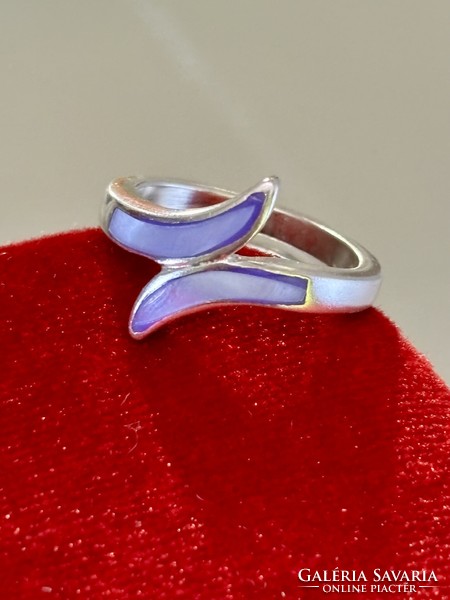 A simply beautiful silver ring with mother-of-pearl inlay