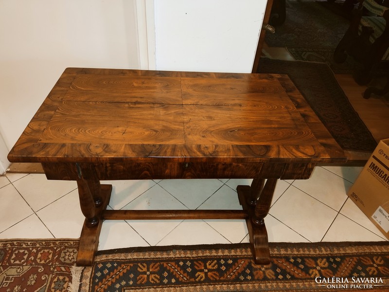 Very nice early Biedermeier thick walnut svartnis desk circa 1870