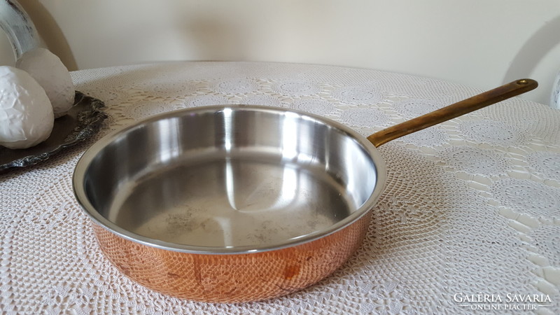 Spring Swiss copper pan with brass handle