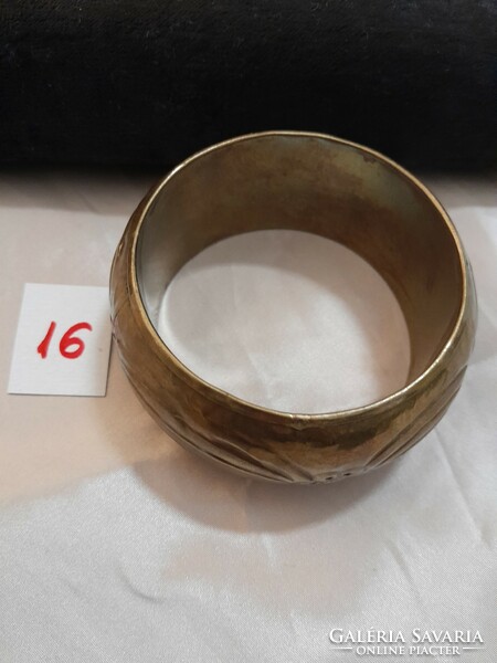 Copper vintage bracelet. 6.5 X 3.5 cm.