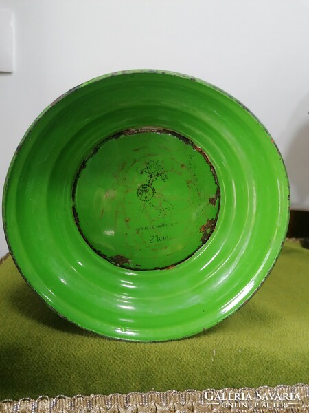 Enameled green retro caspo