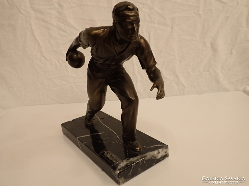 Bowling ...Bronze statue