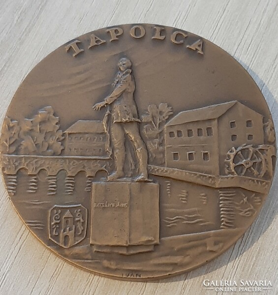Tapolca bronz emlék plakett 1966 - ból  Iván szignóval saját dobozában 6 cm