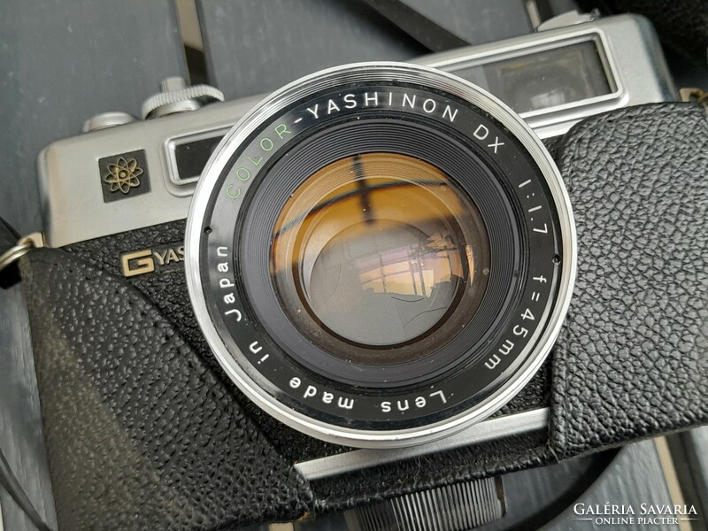 Yashica 45mm electro35 in a beautiful condition case