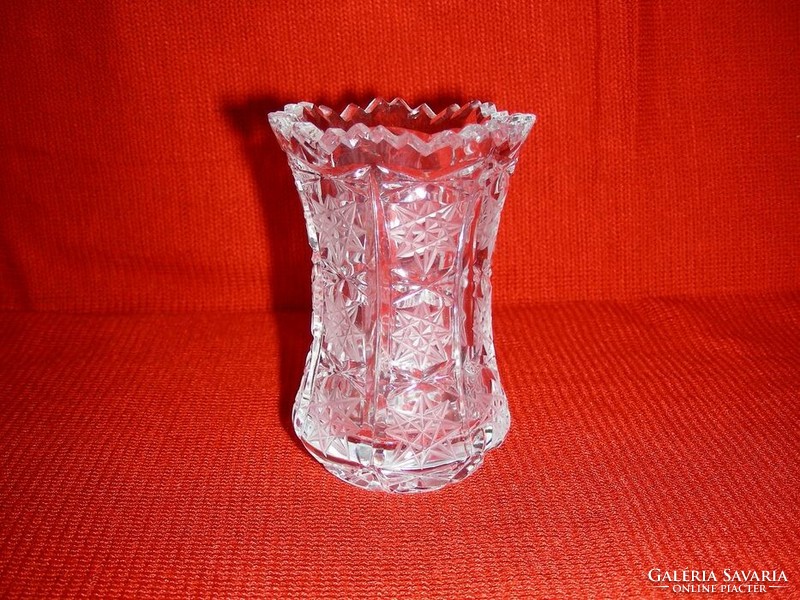 Beautiful lead crystal violet vase