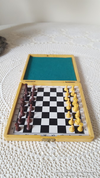 Retro magnetic magnetic mini travel chess, camping chess