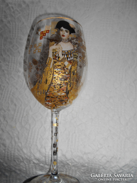 A stemmed glass based on Gustav Klimt's art nouveau painting