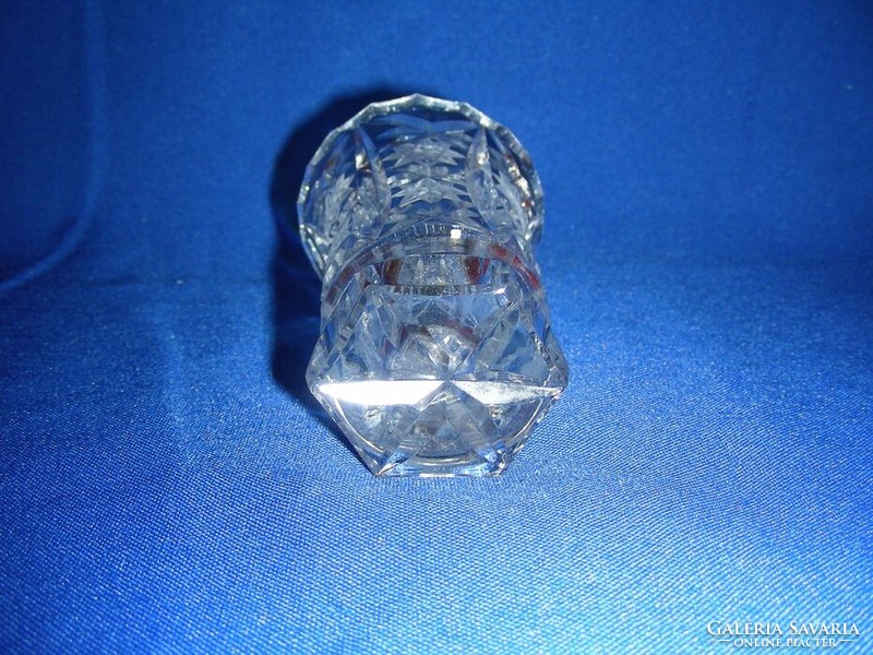 Gyönyörű ólomkristály pici váza