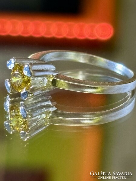 Lenyűgöző ezüst gyűrű