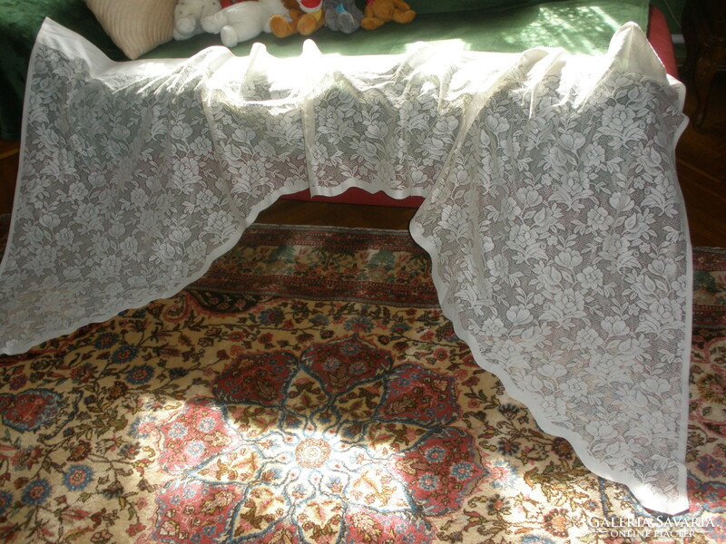Panorama curtain, machine lace