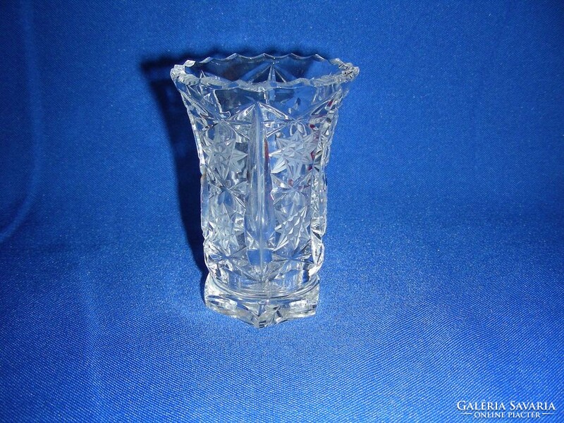 Gyönyörű ólomkristály pici váza