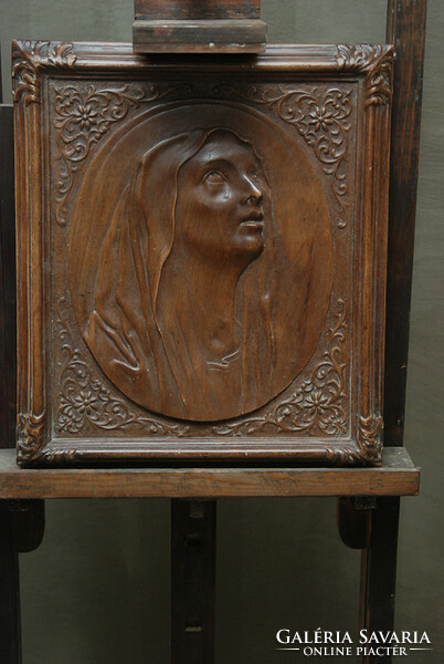 Madonna carved in walnut wood