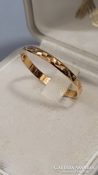 (9) 14K gold wedding ring, wedding ring 1.02 g