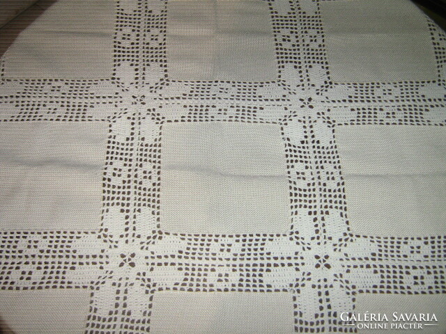 Wonderful white / ecru tablecloth with beautiful hand-crocheted floral pattern