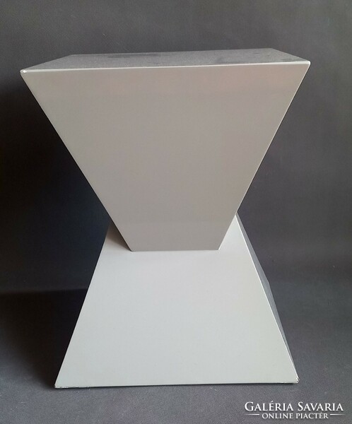 Gíza piramis modernista design szék,  asztalka  ALKUDHATÓ