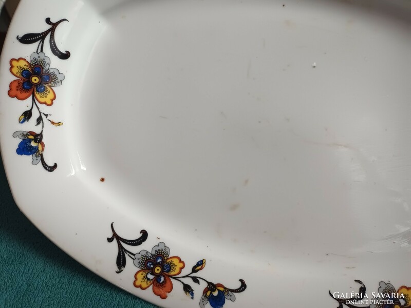 Old Czechoslovak porcelain bowl / serving / steak bowl, with flower pattern decor.
