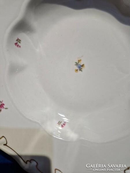 Zsolnay small floral feathered plate