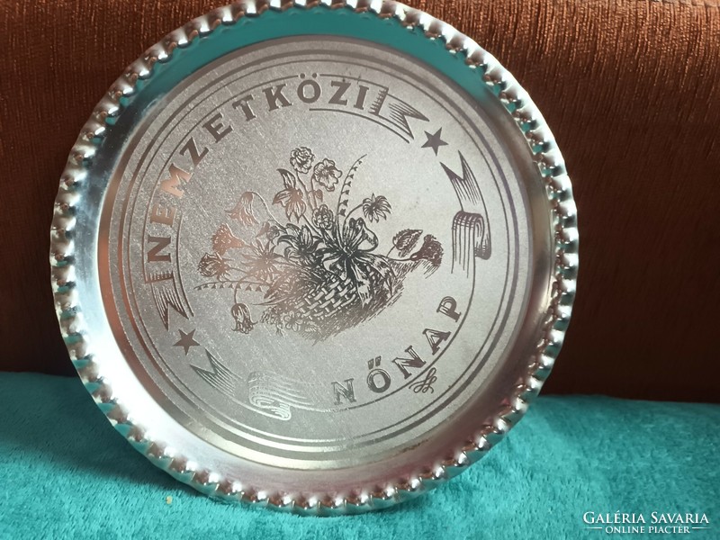 Aluminum tray / souvenir with International Women's Day inscription