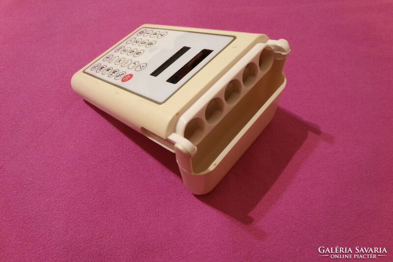Retro tolltartós számológép 8 számjegy napelemes